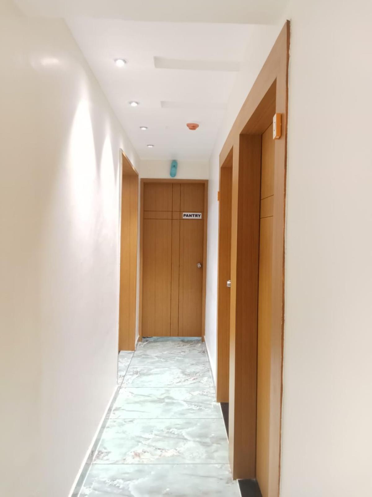 Hotel Exotic Ahmedabad Bagian luar foto