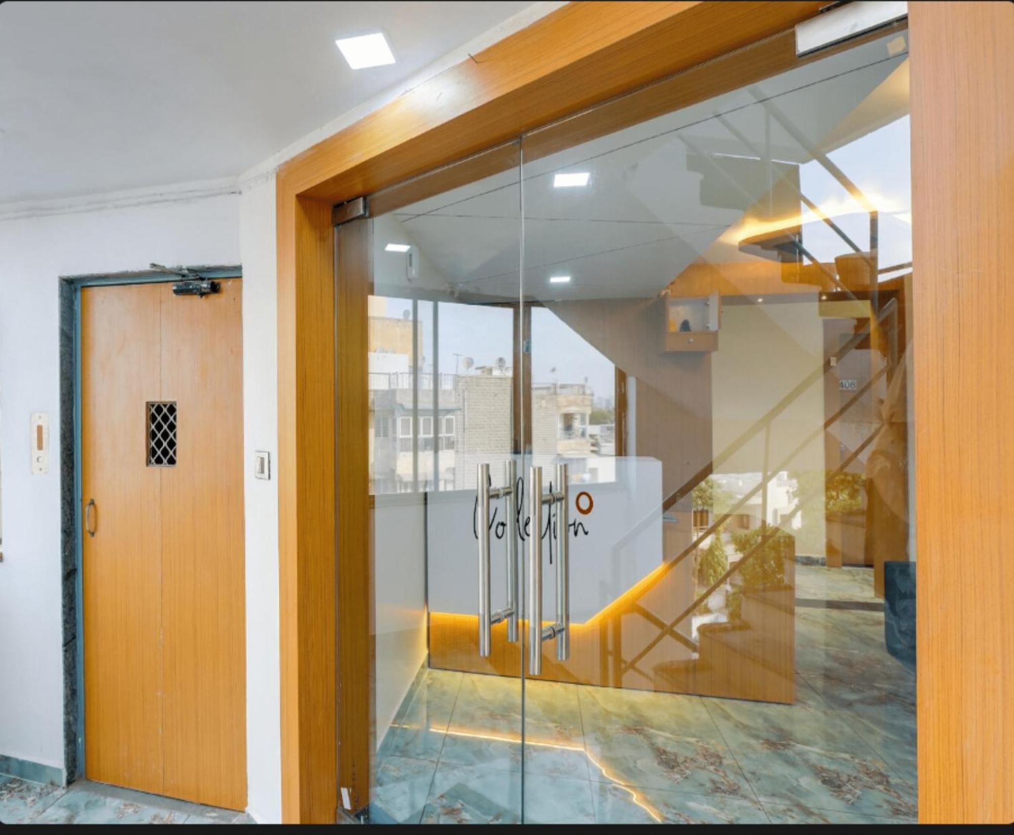 Hotel Exotic Ahmedabad Bagian luar foto